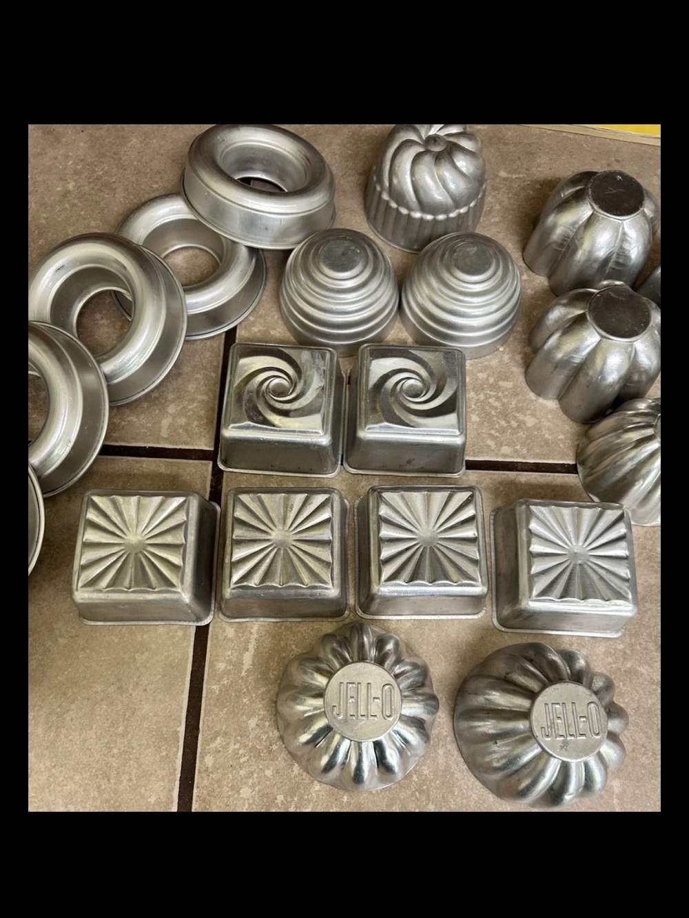 Vintage Mini Jello Molds Lot Of 22 Tart Bundt Cake Round Square Fluted Aluminum - Picture 7 of 10